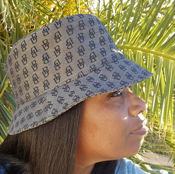 💥Dooney & Bourke Vintage Signature Bucket Hat, Size M💥 - Picture 2 of 3